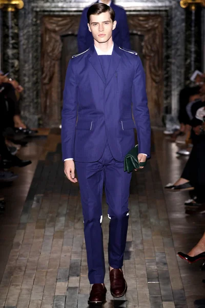 Look 34